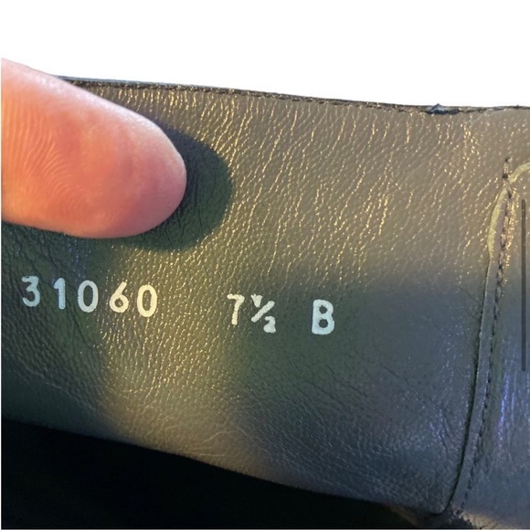 Stuart Weitzman stiletto boot, 7.5 - Picture 7 of 13